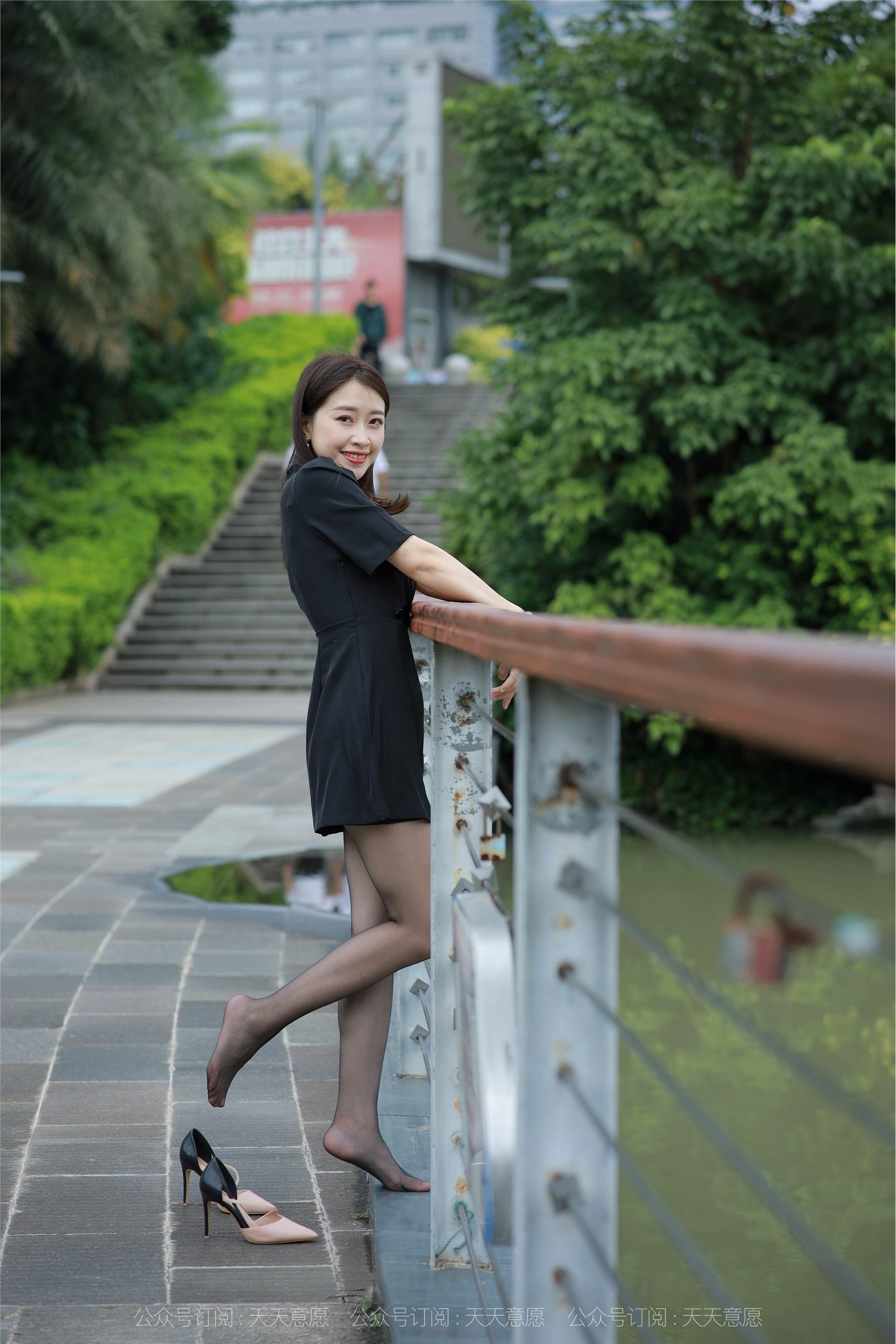 953: Beauty on the Bridge by Xiaojie